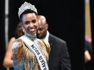 Zozibini Tunzi, Miss África do Sul, é coroada Miss Universo 2019