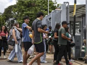 Estudantes fazem segundo dia do Enem 2024 neste domingo; saiba mais