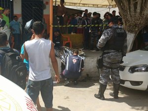 [Vídeo] Dono de bar é executado a tiros enquanto trabalhava