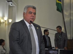 Deputado João Beltrão é internado em estado grave e filho afirma que ele está sedado