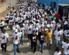 Passeata pede esclarecimento sobre morte de jovem após perseguição policial em Palmeira