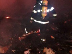 [Vídeo] Incêndio atinge apartamento na Avenida Menino Marcelo, em Maceió