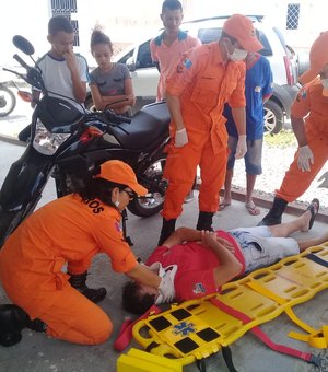 Colisão entre carro e moto deixa um ferido em bairro de Arapiraca