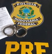PRF prende homem com mandado de prisão por pensão alimentícia, em Joaquim Gomes