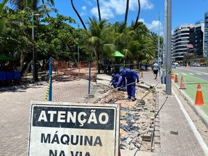 Prefeitura intensifica serviços de manutenção na orla marítima de Maceió