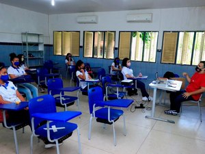 Deputados aprovam Plano de Cargos e Carreiras para professores da rede pública