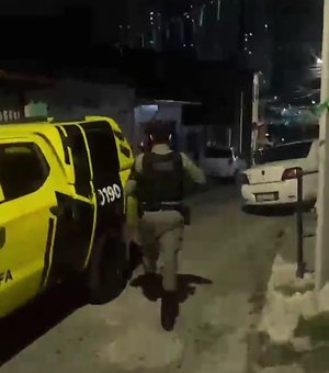 Mulher morre baleada durante abordagem policial em grota de Maceió