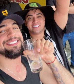 [Vídeo] attan e Nattanzinho visitam Mercado da Produção e praias de Maceió após show lotado