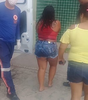 Briga em bar termina com mulher esfaqueada em Arapiraca