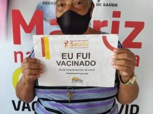 Covid-19: Matriz de Camaragibe inicia vacinação para idosos de 60 anos