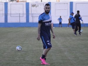Atacante Thiago Silvy pode ser novidade no Confiança para o jogo com o ASA
