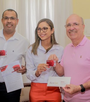 Ronaldo Lopes lança o ServCard, cartão de crédito para servidor da Prefeitura de Penedo que injeta recursos no comércio da cidade