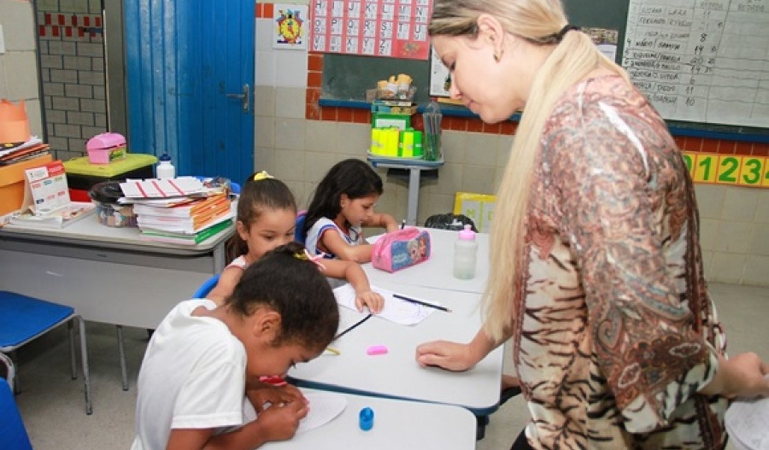 Pacto pela Alfabetização na Idade Certa contempla mais de 12 mil educadores em AL