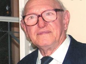 Morre o poeta e presidente da Academia Maceioense de Letras, Jucá Santos, aos 88 anos