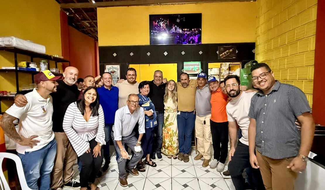 Vereadores da Barra de Santo Antônio aderem em massa pré-candidatura de Alfredo Gaspar ao Senado