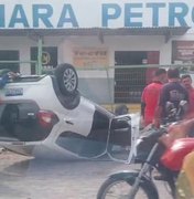 [Vídeo] Motorista fica ferido após carro capotar na Avenida Menino Marcelo, em Maceió