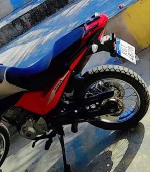 Homem armado e encapuzado invade cemitério e rouba moto de vigilante em Delmiro Gouveia