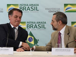 Ministro da Educação corta 30% das verbas da UnB, UFF e UFBA por permissão de atos políticos
