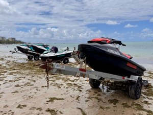 Operação integrada fiscaliza comércio irregular de passeios em Jet Skis na orla marítima