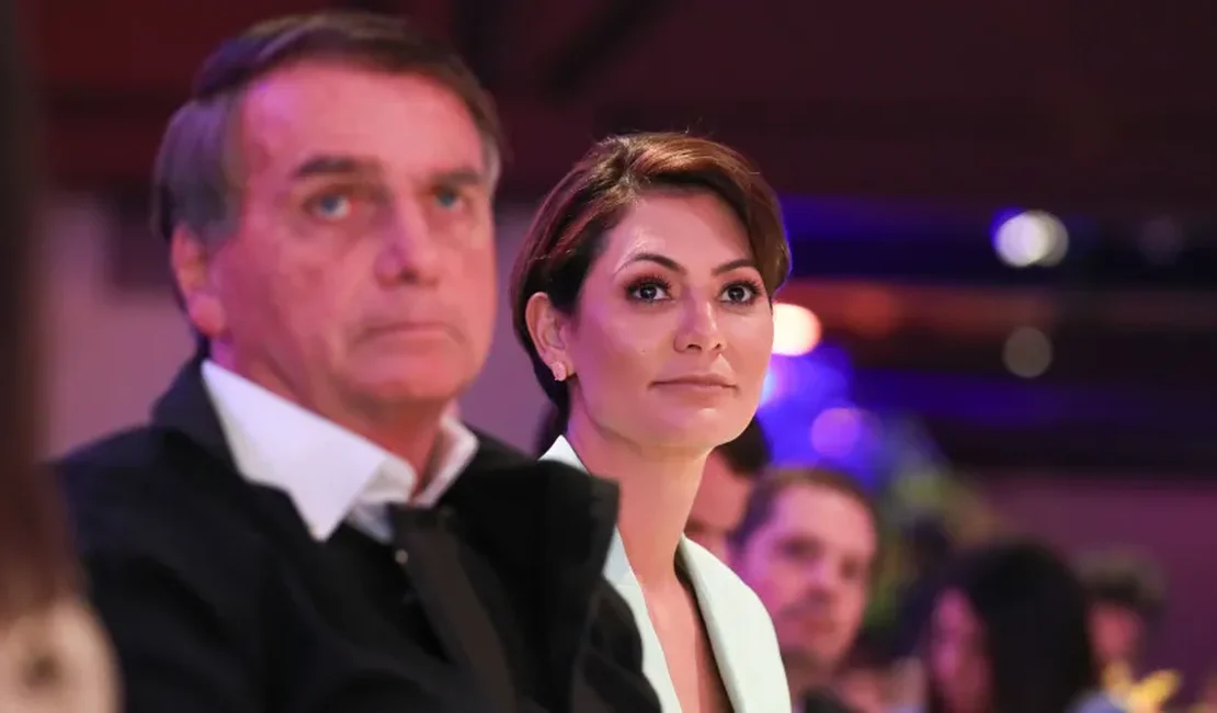 Michelle Bolsonaro diz que somente ela foi vacinada contra a Covid-19