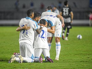 CSA vence o Figueirense e sai do Z4