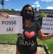 [Vídeo] Professores aprovados em concurso fazem protesto em Rio Largo
