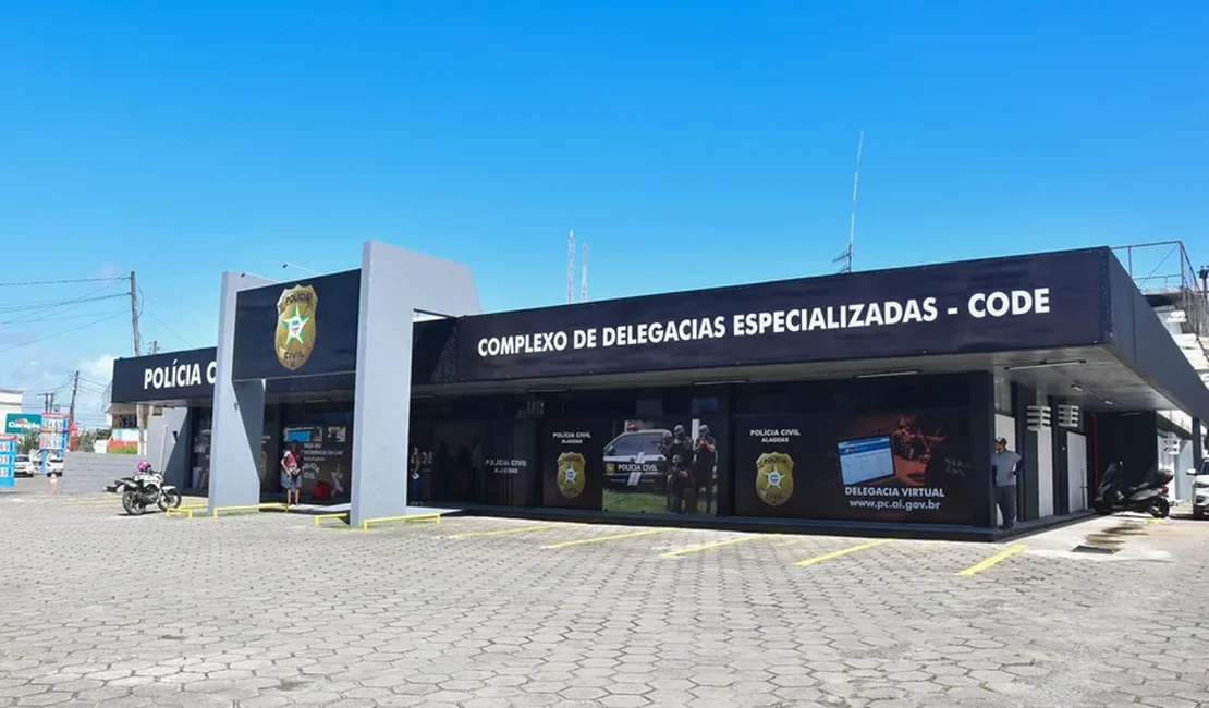 Complexo de Delegacias fica às escuras após furto de fiação elétrica, na Mangabeiras