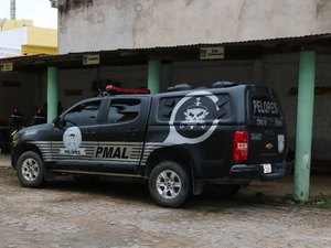 Jovem é preso com armas dentro do colchão e no quintal em Maragogi
