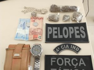Polícia prende acusado de tráfico de drogas em ronda na AL 220