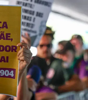 Brasília: mulheres fazem ato contra PL que equipara aborto a homicídio