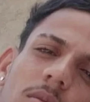 Jovem morre após colisão entre moto e retroescavadeira em Arapiraca