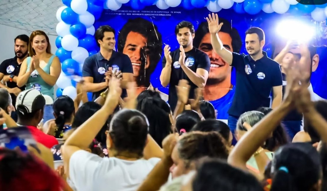 Nivaldo Albuquerque é recebido por centenas de pessoas em evento