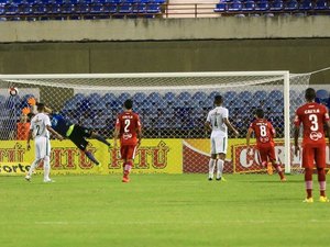 Em jogo disputado, CRB vence Murici no estádio Rei Pelé