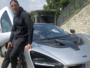 Cristiano Ronaldo aumenta coleção de carros com um McLaren Senna