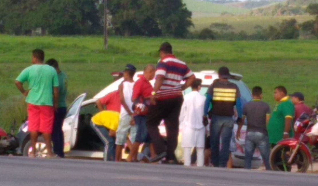 Colisão entre moto e Kombi deixa feridos em São Luís do Quitunde