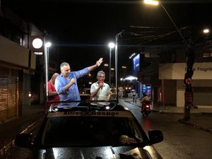 Alfredo Gaspar inicia campanha no bairro do Jacintinho e é bem recebido pela população
