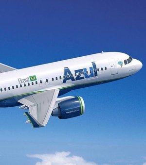 Azul é condenada a indenizar passageira após atraso de voo e extravio de bagagem