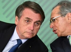 Governo congela concursos e libera 20 mil temporários