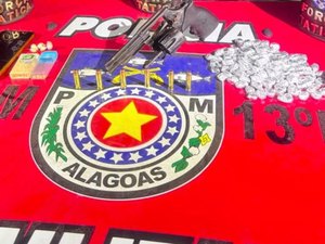Homem é preso em flagrante com arma, maconha e crack em grota de Maceió