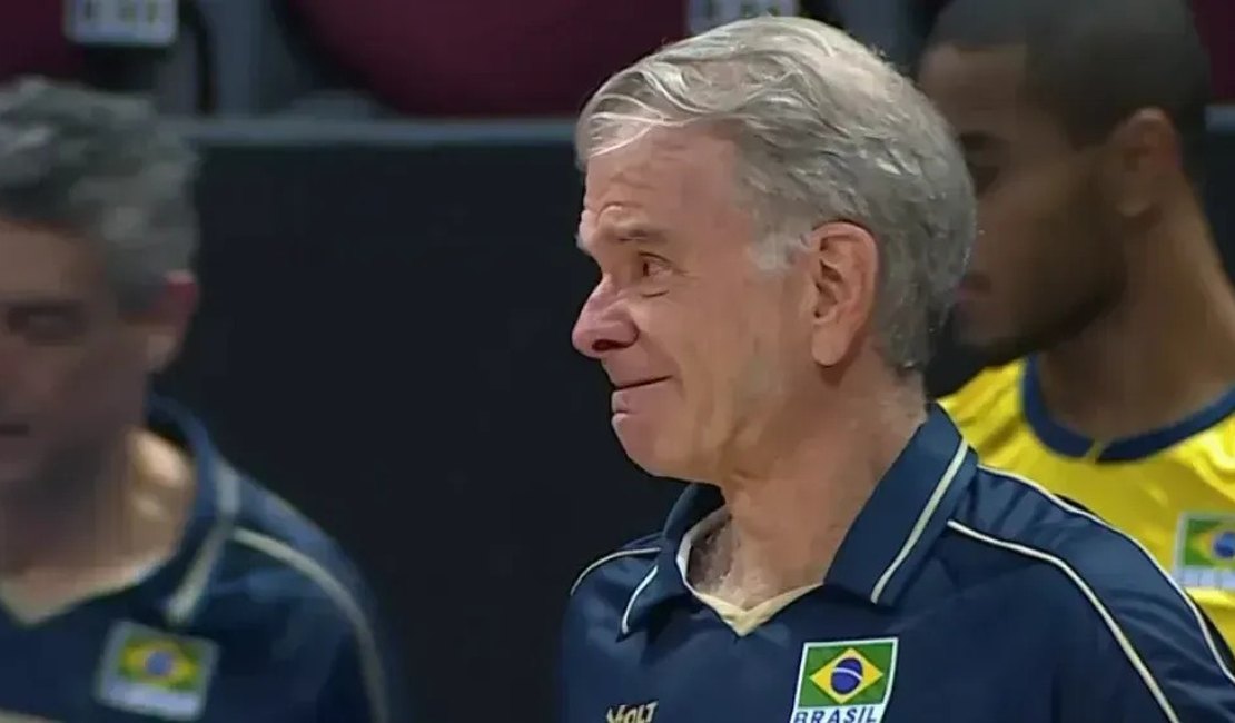 Bernardinho chora por perda da mãe em jogo do Brasil no Mundial de Vôlei