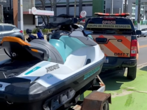 Fiscalização apreende Jet Skis usados em comércio irregular de passeios