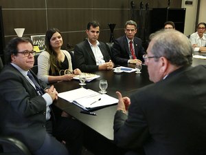 ?TJ, Estado e Defensoria discutem soluções para a judicialização da saúde
