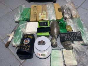 Polícia apreende mais de 10 quilos de drogas em imóvel na parte alta de Maceió 