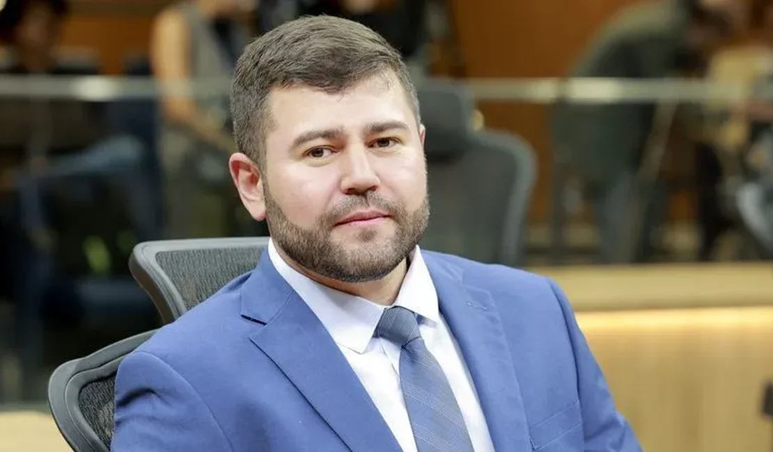 Deputado estadual de Goiás morre em acidente de carro em meio à campanha