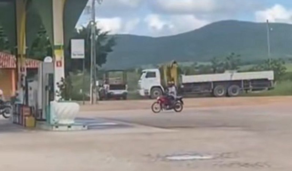 Confronto armado entre PM e suspeitos causa pânico em Estrela de Alagoas