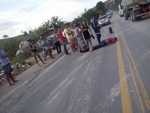 Cabo da PM é atropelado após perseguição na BR-104