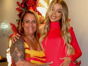 Mãe de Brunna Gonçalves chega aos EUA para esperar nascimento da neta, Zuri
