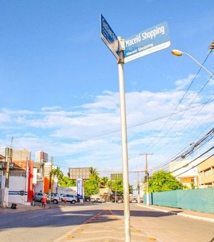Obras de reparo asfáltico interditam trecho da Avenida Gustavo Paiva