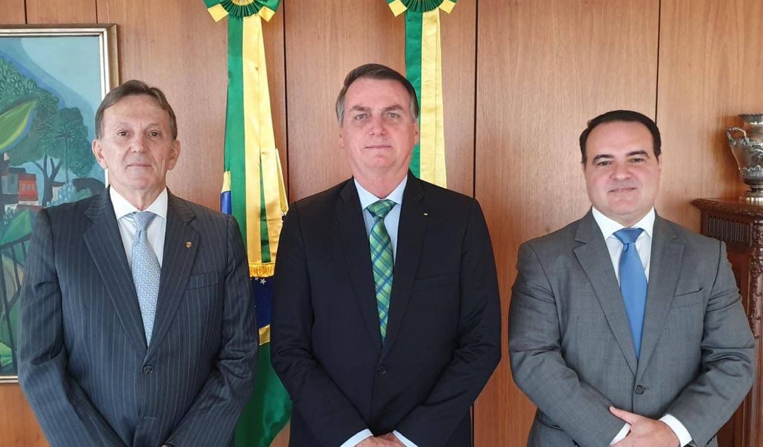 Bolsonaro anuncia policial militar na Secretaria-Geral da Presidência