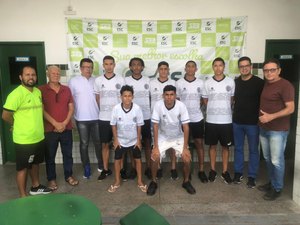 Diretoria do ASA firma parceria com escola particular e jogadores  do sub-17 ganham bolsa de estudo